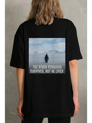 Kadın Oversize Tişört - Sırt Baskılı Survivor Penguin Temalı, Felsefi Yazılı Bisiklet yaka Tişört - Siyah