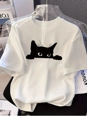 Kadınlar için Şık Siyah Kedi Grafik Tişört - Oversize Kısa Kollu Üst, Nefes Alabilir Polyester Karışımı, Makinede Yıkanabilir - Mükemmel Yaz Modası - Beyaz