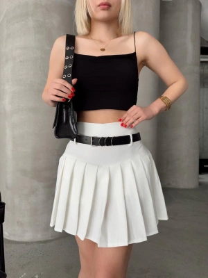 Kemerli piliseli şort etek beyaz s25305