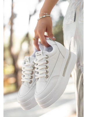 Lulu Beyaz Cilt Bağcıklı Spor Ayakkabı