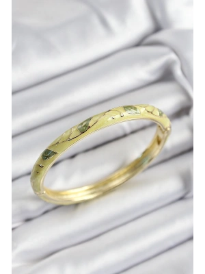 Mineli Pirinç Fıstık Yeşili Yaprak Motifli Gold Renk Kadın Kelepçe