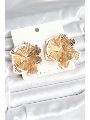 Pirinç Gold Renk Beyaz Mine Detaylı Lotus Kadın Küpe