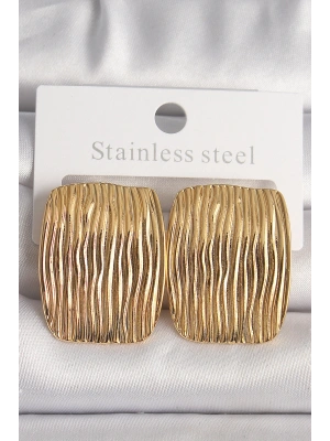 Pirinç Gold Renk İşlemeli Kare Plaka Model Kadın Küpe