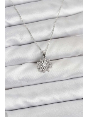 Pirinç Gümüş Renk Çiçek Model Kadın Kolye