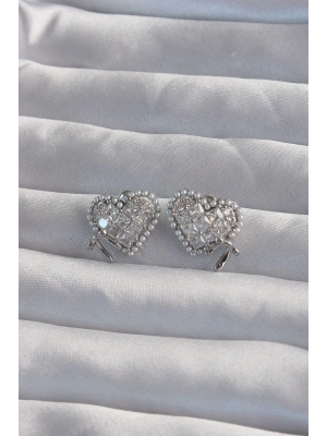 Pirinç Gümüş Renk Fiyonk Detay İncili Zirkon Taşlı Kalp Küpe