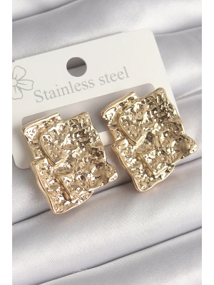 Pirinç Gümüş Renk İşlemeli Kare Plaka Model Kadın Küpe