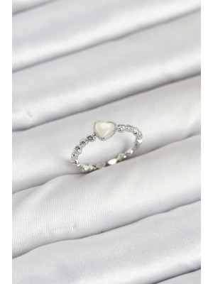 Pirinç Gümüş Renk Kalpli Model Kadın Yüzük