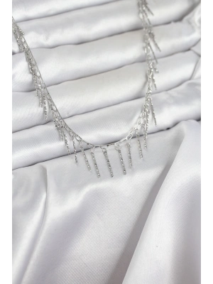 Pirinç Gümüş Renk Saçaklı Model Kadın Kolye