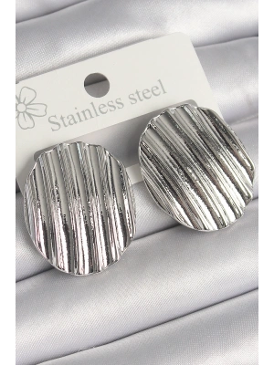 Pirinç Gümüş Renk Sallantı İşlemeli Daire Plaka Model Kadın Küpe