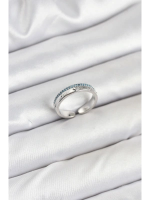 Pirinç Gümüş Renk Sıralı Zirkon Taşlı Kutup Yıldızı Model Kadın Yüzük