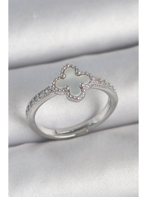 Pirinç Gümüş Renk Zirkon Taşlı Beyaz Mineli Yonca Model Ayarlanabilir Kadın Yüzük