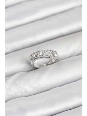 Pirinç Gümüş Renk Zirkon Taşlı Kadın Yüzük