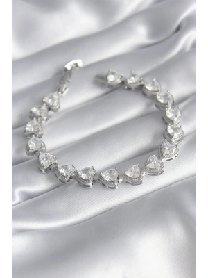 Pirinç Gümüş Renk Zirkon Taşlı Kalp Model VIP Seri Kadın Bileklik