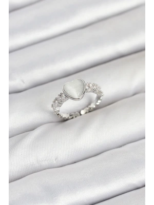 Pirinç Gümüş Renk Zirkon Taşlı Kalpli Kadın Yüzük