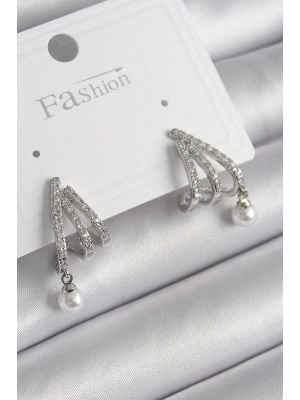 Pirinç Gümüş Renk Zirkon Taşlı Pençe Model İnci Detay Kadın Küpe