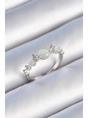 Pirinç Gümüş Renk Zirkon Taşlı Yıldız Detay Beyaz Mineli Kadın Yüzük