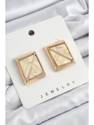 Pirinç Krem Üçgen Kesim Detaylı Kare Model Vintage Gold Renk Kadın Küpe