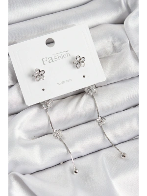 Pirinç Zirkon Taşlı Sallantılı Çiçek Model Gümüş Renk 925 Ayar Gümüş Çivi Kadın Küpe