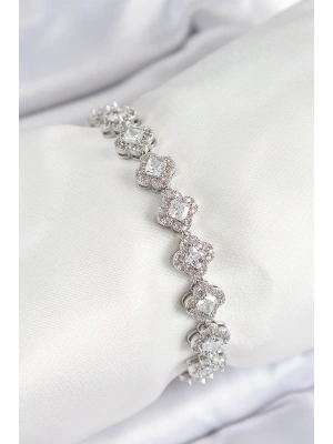 Pirinç Zirkon Taşlı Yonca Baget Model Gümüş Renk VIP Seri Kadın Bileklik