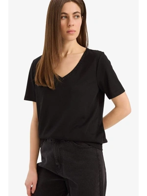 Regular Fit V Yaka Basic Kısa Kollu Tişört