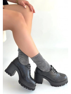 Tiwer Siyah Cilt Dolgu Topuk Ayakkabı