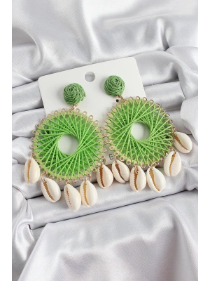 Yeşil Hasır Örgü Sarmal Model Sallantılı Deniz Kabuğu Detaylı Gold Renk Kadın Küpe