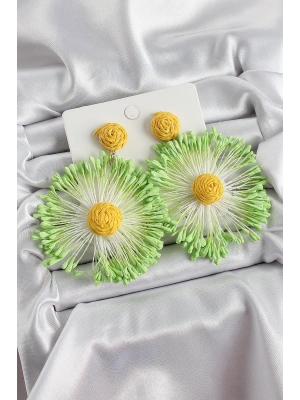Yeşil Püsküllü Papatya Figürlü Hasır Örgü Model Gold Renk Kadın Küpe