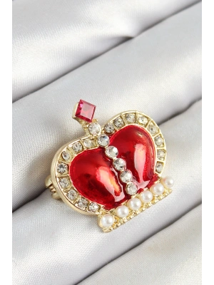 Zirkon Taşlı İnci Detaylı Kırmızı 3D Kraliçe Taç Figürlü Gold Renk Kadın Broş