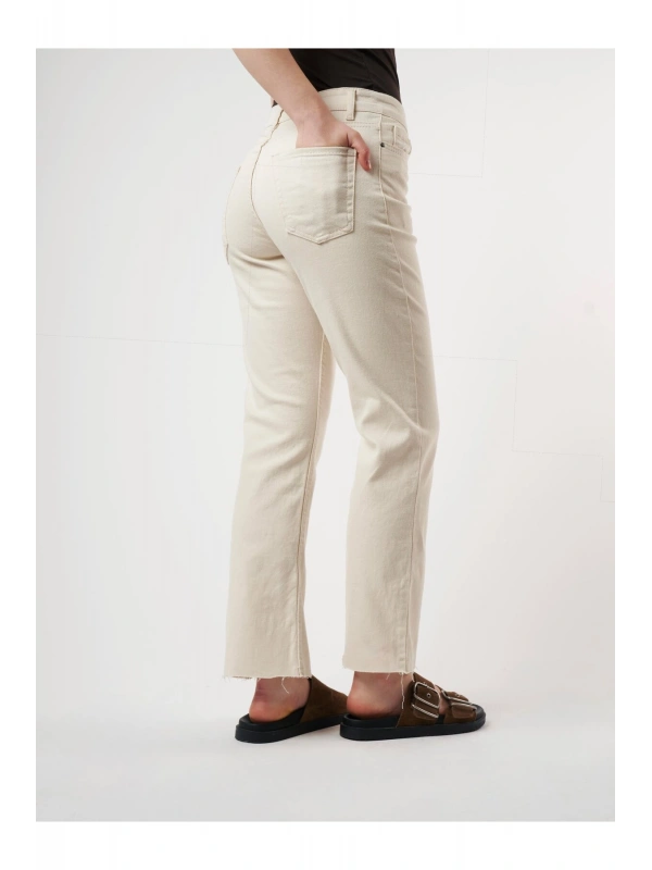Bel Kemer Köprülü Beş Cep Kesik Paça Yıkamalı Flare Fit Jean Pantolon cty-abr-3437