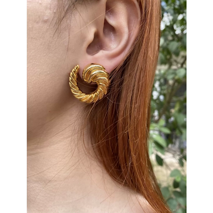 ÇELİK ALTIN RENK VAV KÜPE