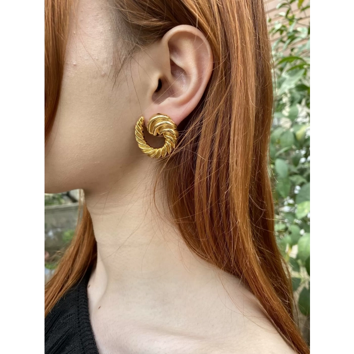 ÇELİK ALTIN RENK VAV KÜPE