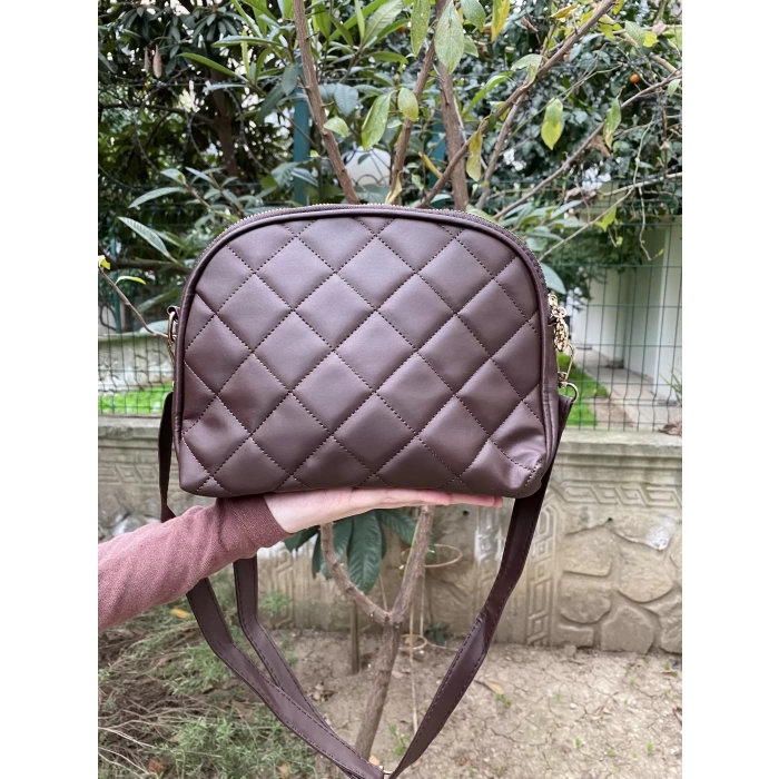 KAPİTONE FERMUARLI KADIN OMUZ ÇANTASI