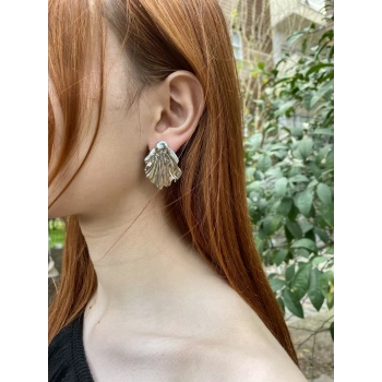 ÇELİK GÜMÜŞ MİDYE FİGÜRLÜ KÜPE