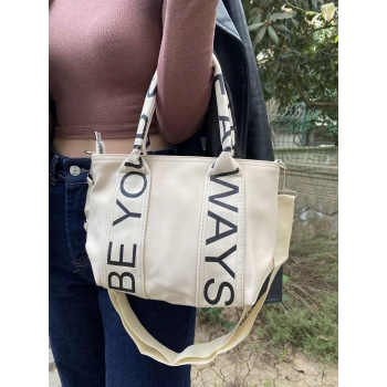 YAZI DETAY TASARIM ÇANTA