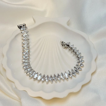 Sıralı Damla Taşlı Zirkon Kadın Bileklik