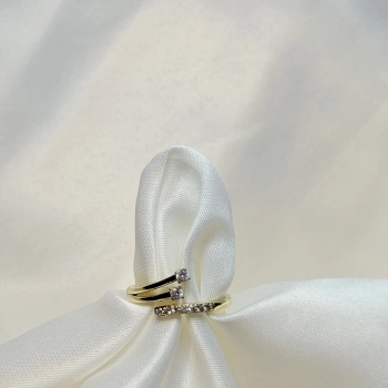 Gold Rengi Tek Taş Detay Zirkon Taşlı XP Kadın Yüzük