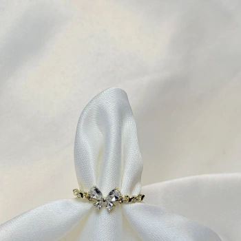 Gold Rengi Kelebek Detaylı Zirkon Taşlı XP Kadın Yüzük