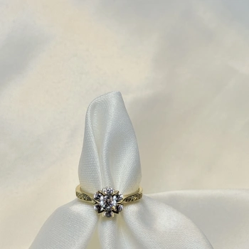 Gold Rengi Çiçek Desenli Zirkon Taşlı Tek Taş XP Kadın Yüzük