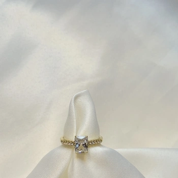 Gold Rengi Dikdörtgen Zirkon Taşlı XP Kadın Yüzük