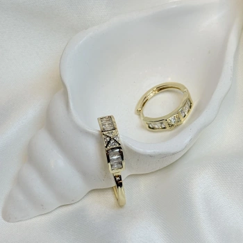 Gold Rengi Baget Taşlı X Desenli CM Kadın Küpe