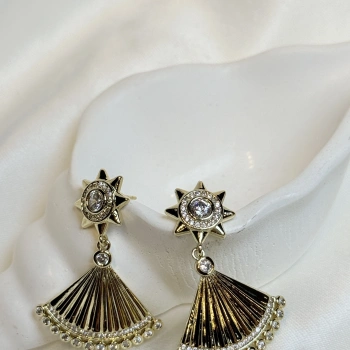 Gold Rengi Sallantılı Yelpaze Model XP Kadın Küpe