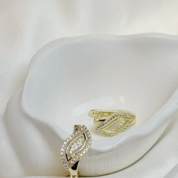 Gold Rengi Zirkon Taşlı Damla Model CM küpe