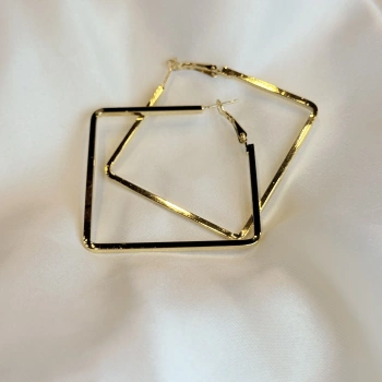 Gold Rengi Kadın Kare Küpe