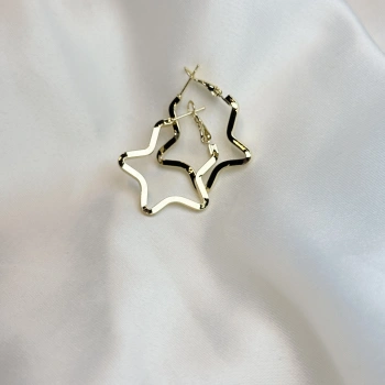 Gold Rengi Yıldız Desenli Kadın Halka Küpe