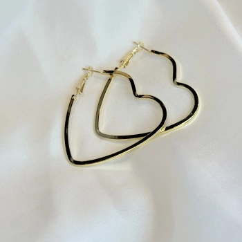 Gold Rengi Kalp Desenli Kadın Halka Küpe