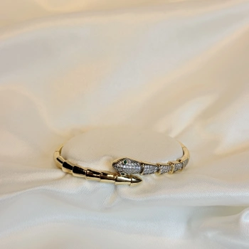 Gold Rengi Zirkon Taşlı Marka Model Kadın Kelepçe Bileklik