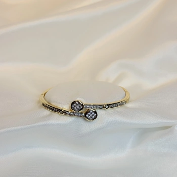 Gold Rengi Marka Model Kadın Kelepçe Bileklik