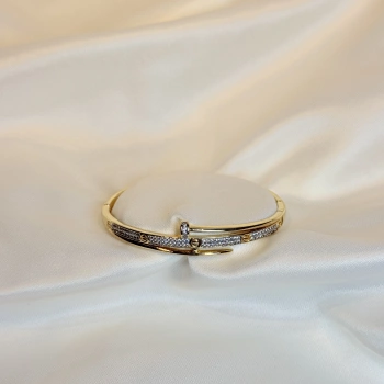 Gold Rengi Taşlı Çivi Model Kadın Kelepçe Bileklik