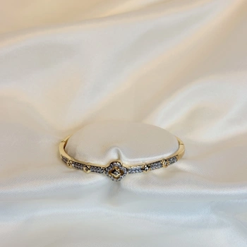 Gold Rengi Taşlı Yonca Model Kadın Kelepçe Bileklik