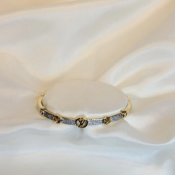 Gold Rengi Taşlı LV Model Kadın Kelepçe Bileklik